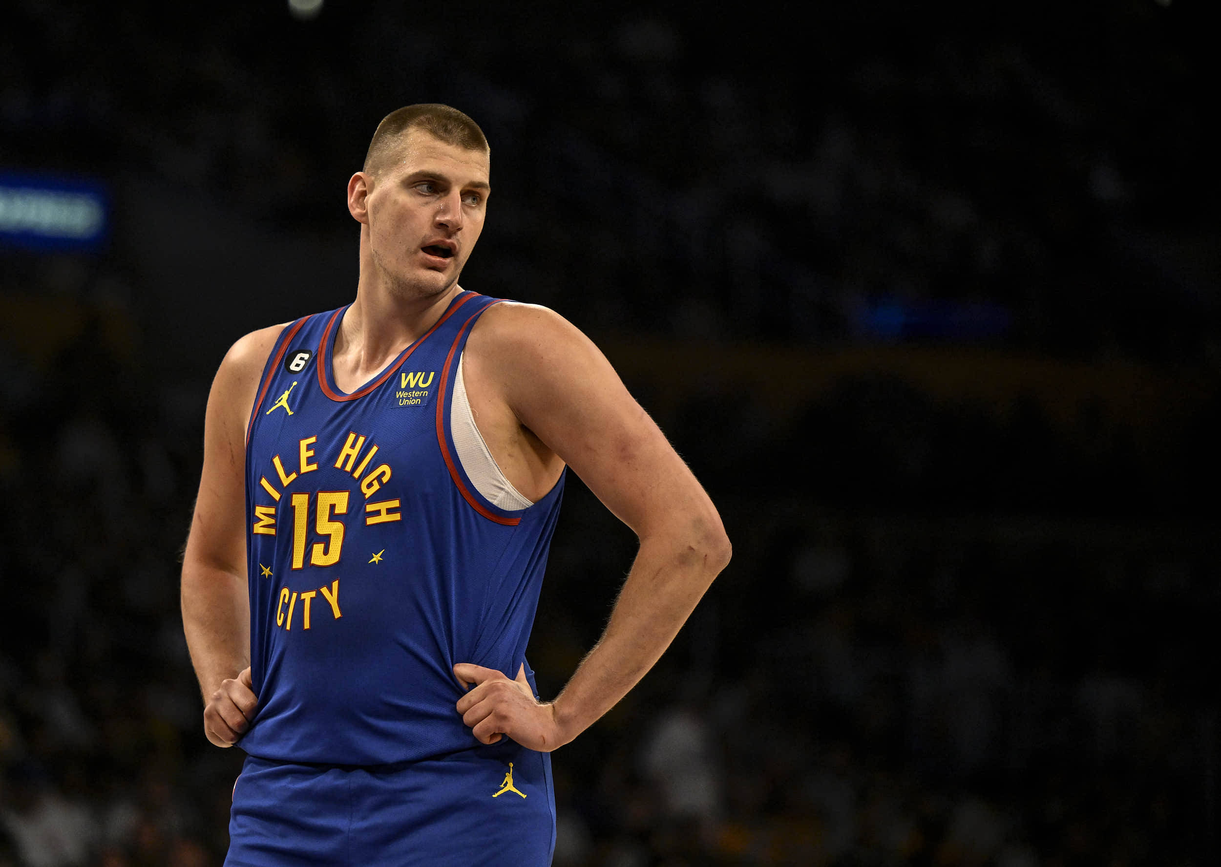 约基奇复出首战，塔图姆状态火爆，引发争议成为焦点！